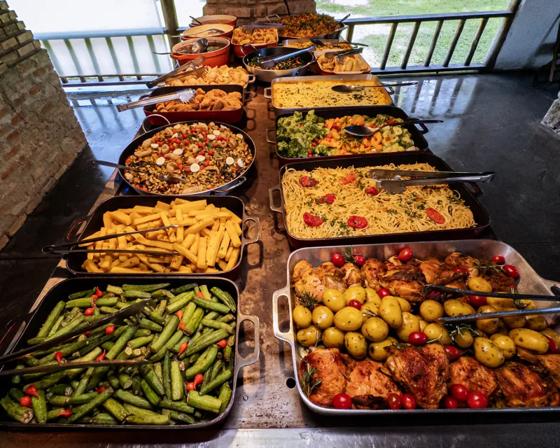 Buffet de comida brasileira